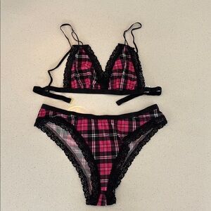 Mad Hatter Pink & Black Bra & Cheeky Set - medium